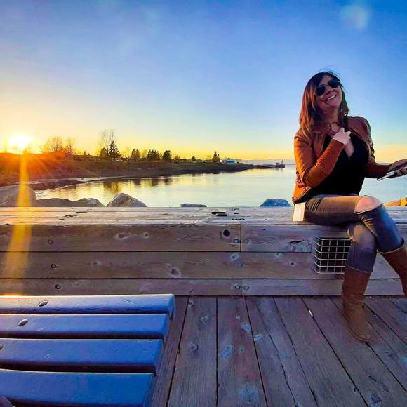 Meet your Posher, Véro - Picture 1 of 1